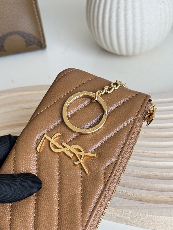 イヴサンローラン財布素材ディテール